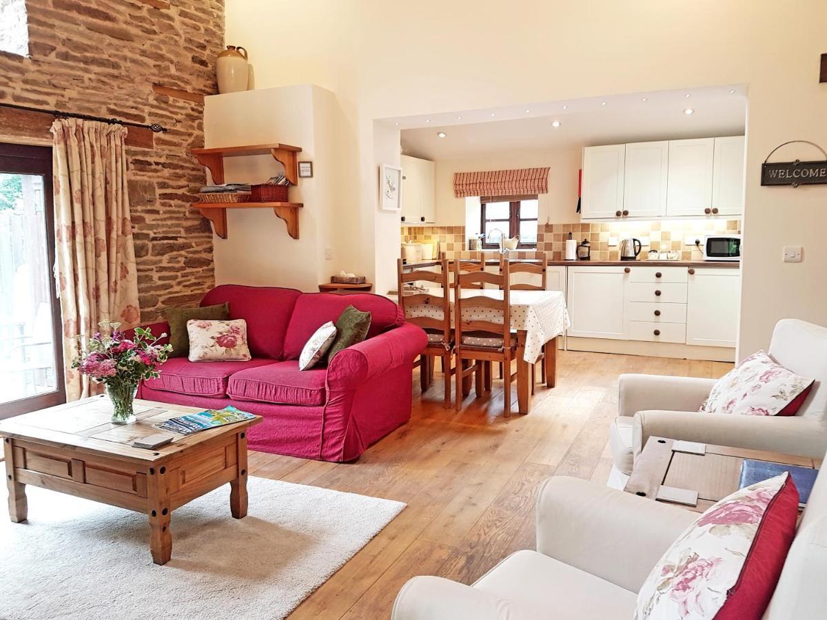 River Cottage@Cwm Mill - Riverside Family Holidays In The Black Mountains Hereford Exteriér fotografie